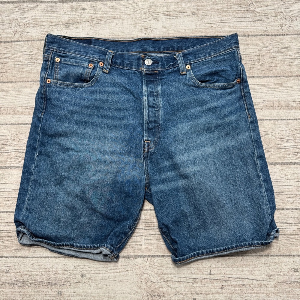Levi's 501 Shorts Mens 34 Blue Denim Original Fit Button Fly Medium Wash Utility